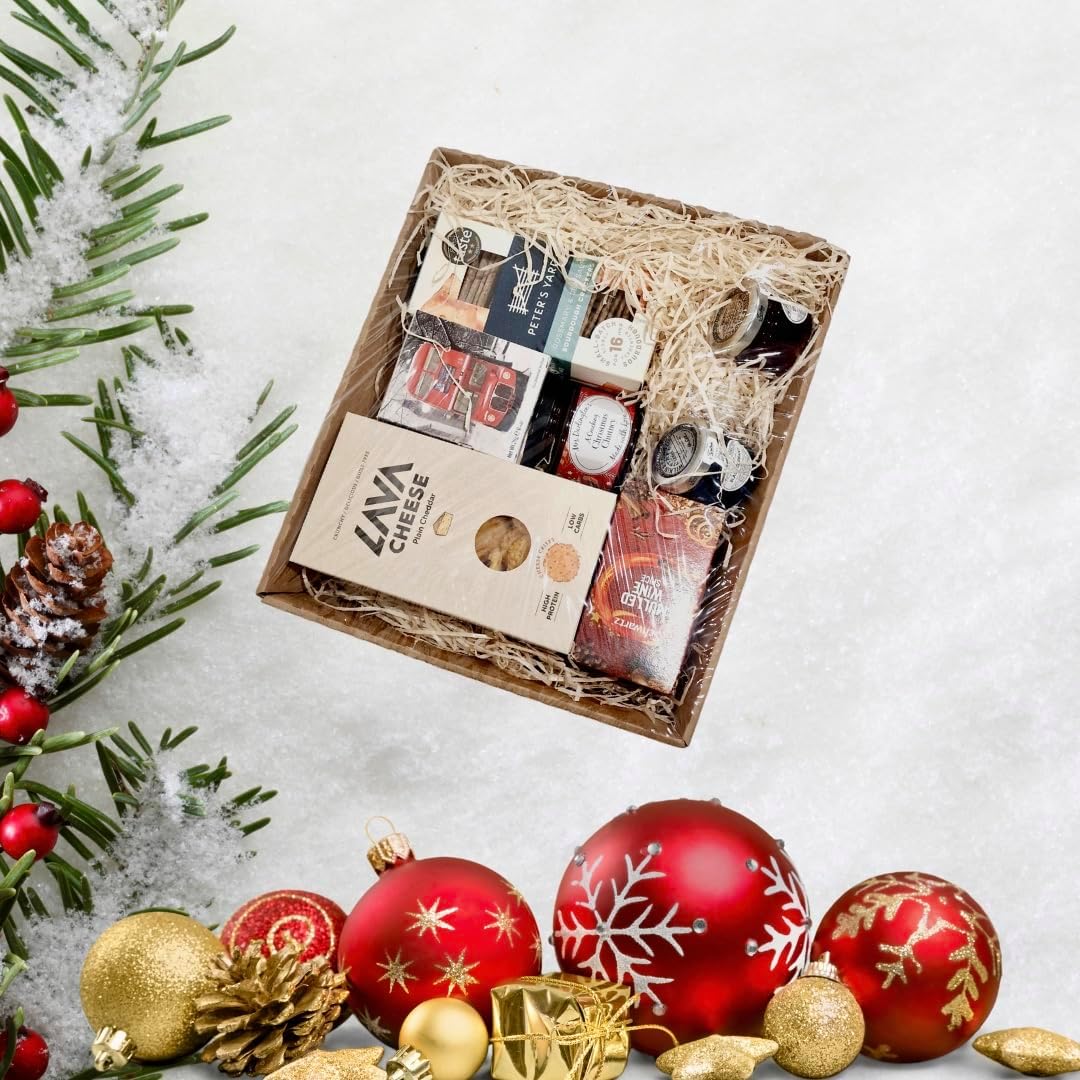 Luxury Christmas Cheese & Crackers Hamper Basket – Deluxe Food Gift with Cheese, Biscuits, Jam, Chutney & Tea – Festive Gift for Couples, Families & Food Lovers